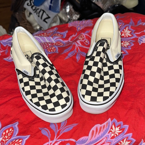 Vans Cream Canvas Slip-On Shoes - Picture 1 of 4